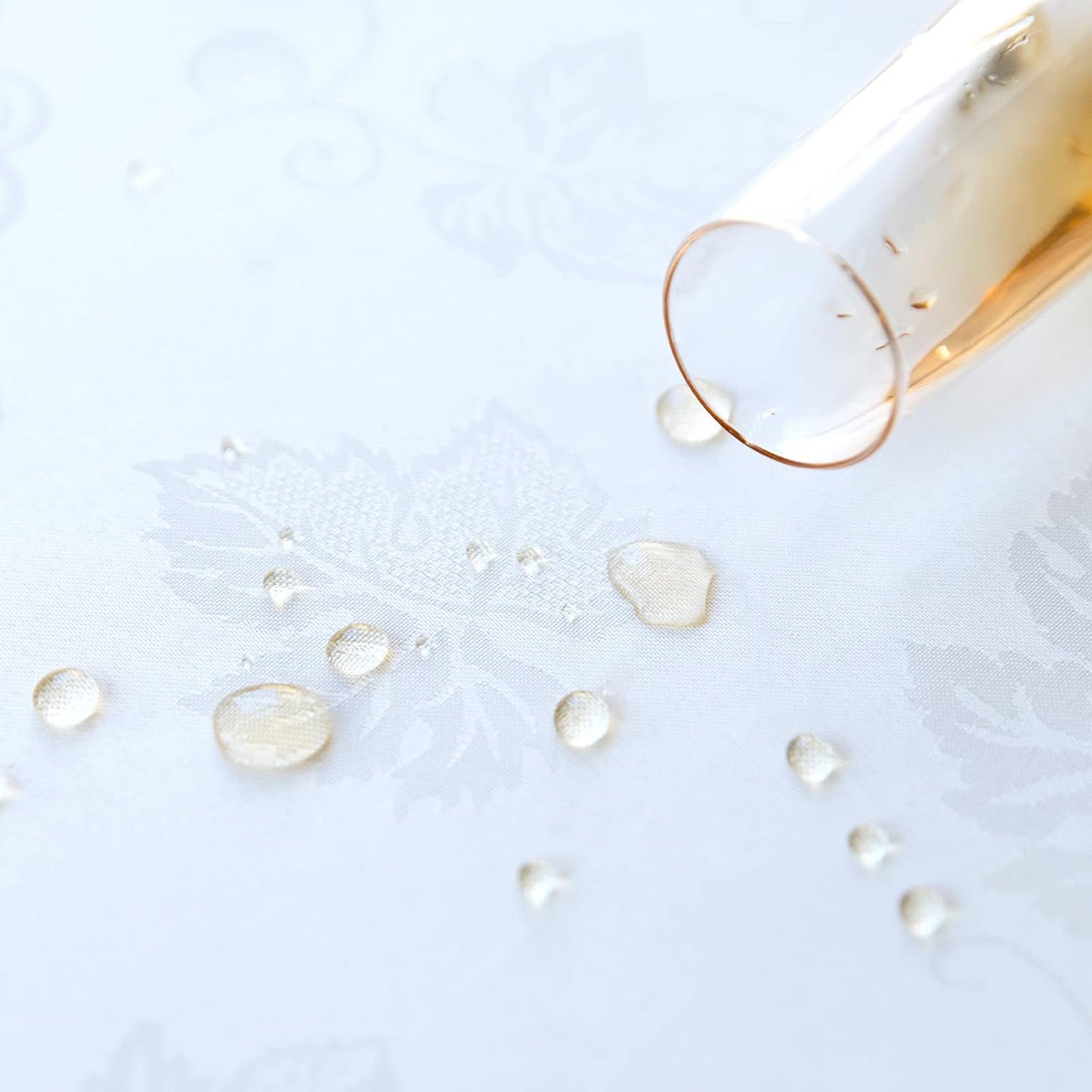 White lace Premium Rectangle Farmhouse Table Runner Waterproof OilProof SpillProof AntiShrink Soft Wrinkle Resistant Decorative Fabric Table Cover Kitchen Dinning Party Wedding Banquet