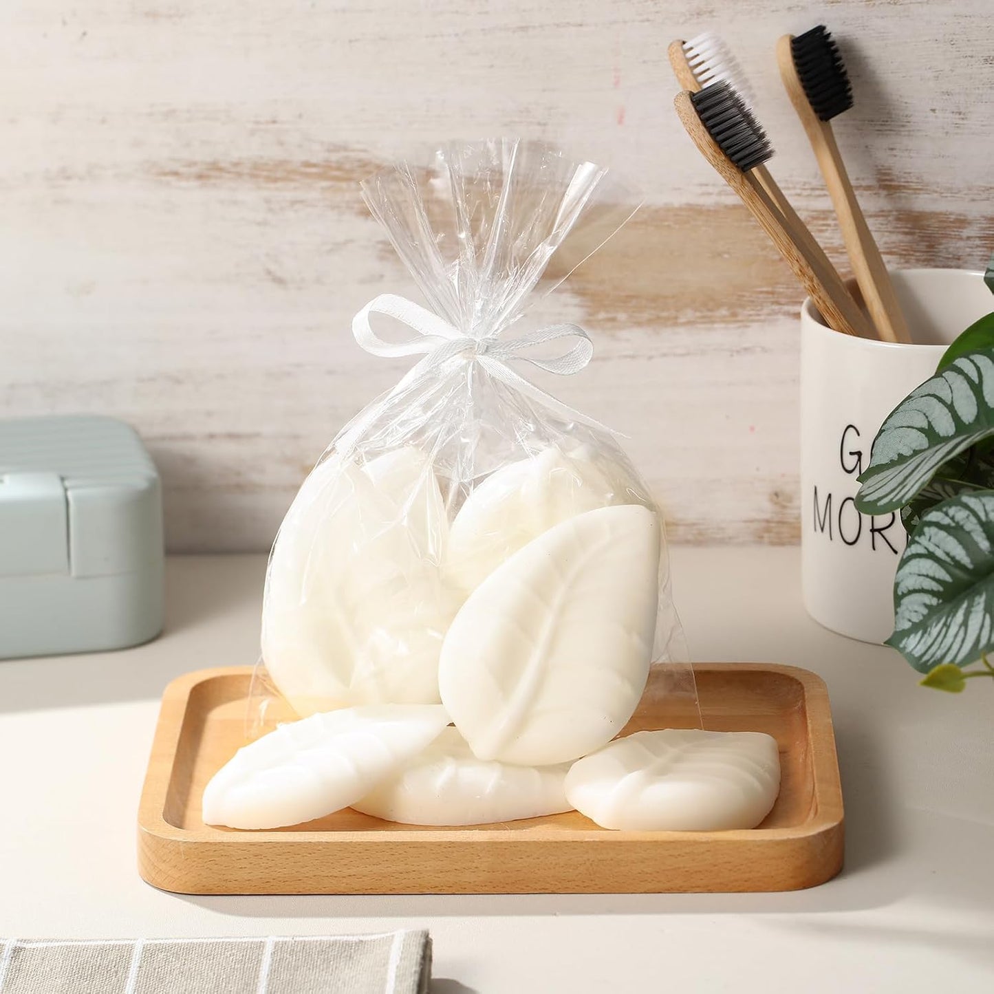 200g Bathroom Soap Decor Mini Tree Leaves Soaps for Bathroom Home Decorative Leaf Baby Shower Gifts Wedding Party Favors Bulk Bridal Shower Favors
