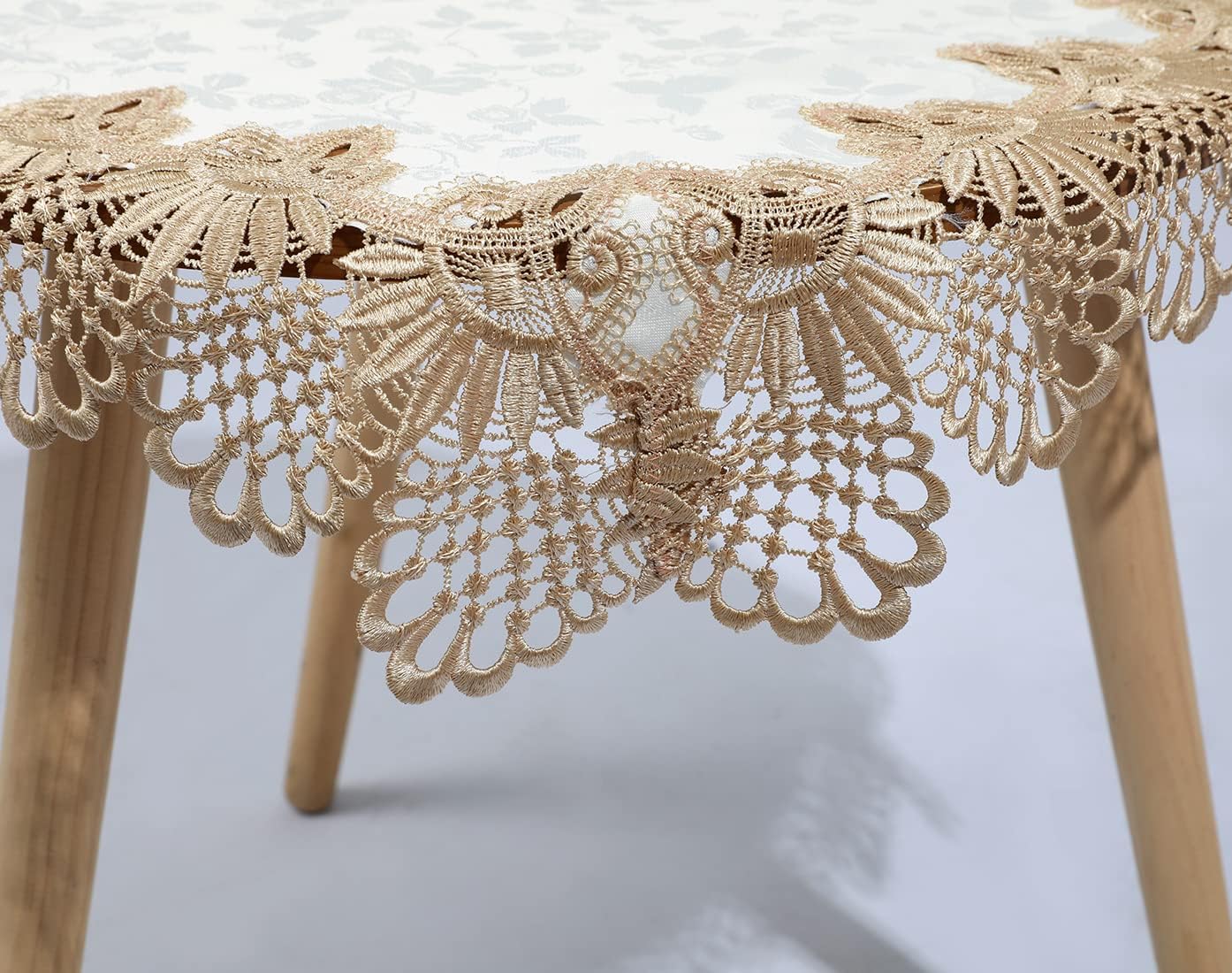 vctops Damask Lace Patchwork Tablecloth Luxury Square Small Table Cover Elegant Floral Embroidered Lace Table Cloth for Party Kitchen Dinning Picnic Decoration (Type B,22"x22")