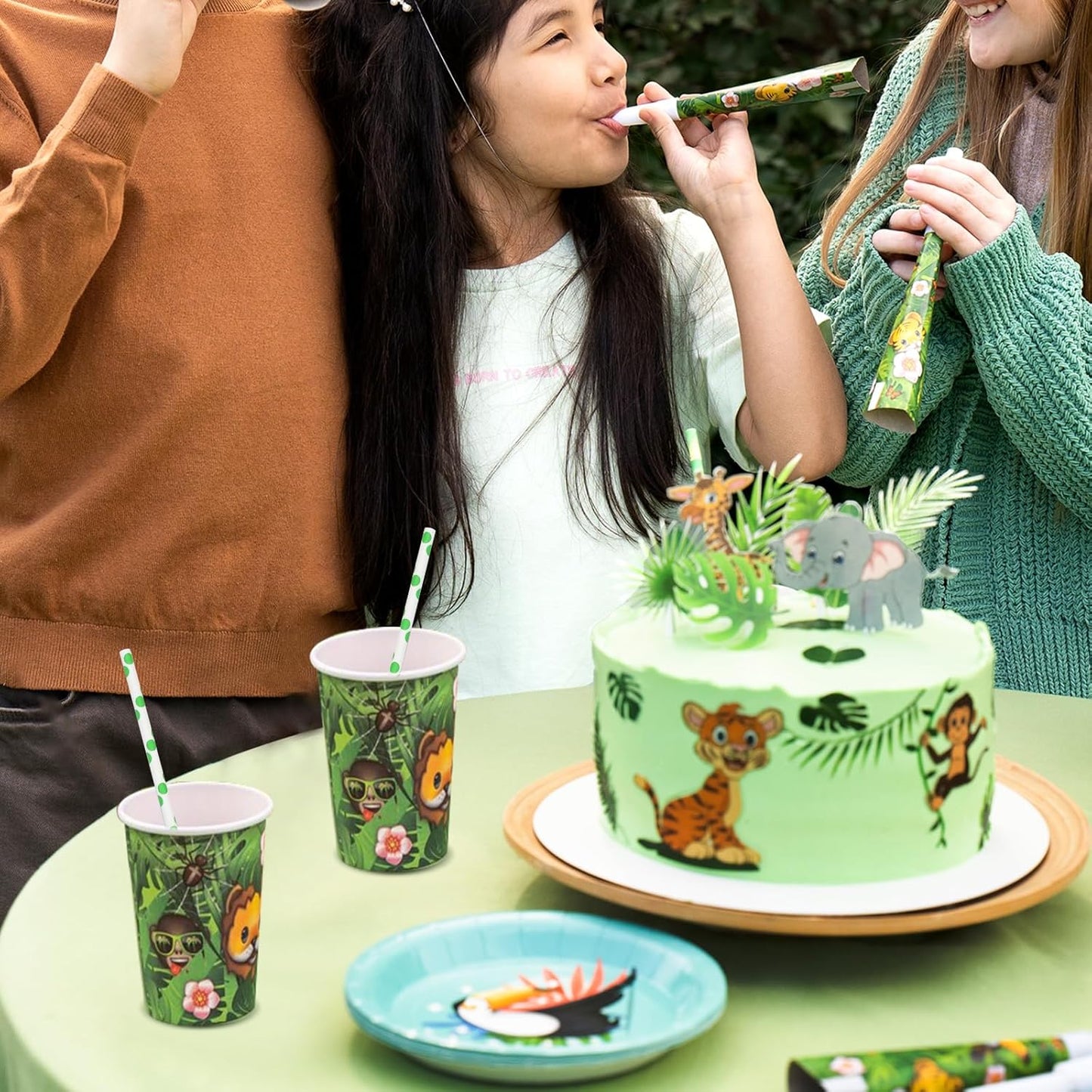 Disposable Green Polka Dots Paper Straws for Drinking 7.75 inch, 100 Counts - Cocktail, Party, Birthday, Decoration, DIY Crafts